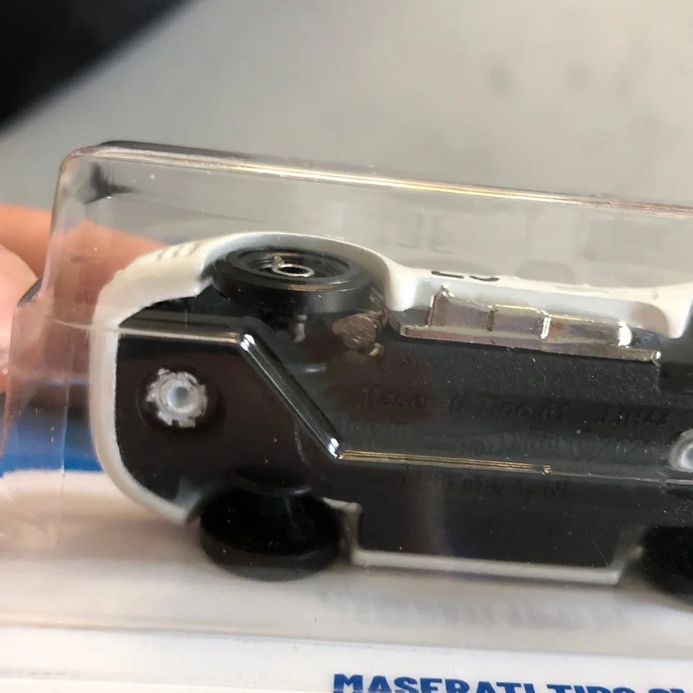 Mattel Hot Wheels Maserati Tipo 61 - White and Black